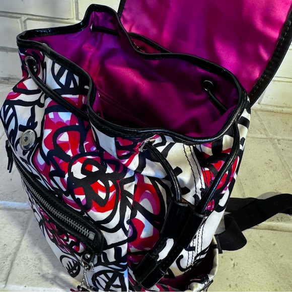 COACH Poppy Daisy Floral Graffiti Black White Backpack Bag F16582 Rare - Picture 13 of 13